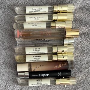 Assortment of frag ran ces